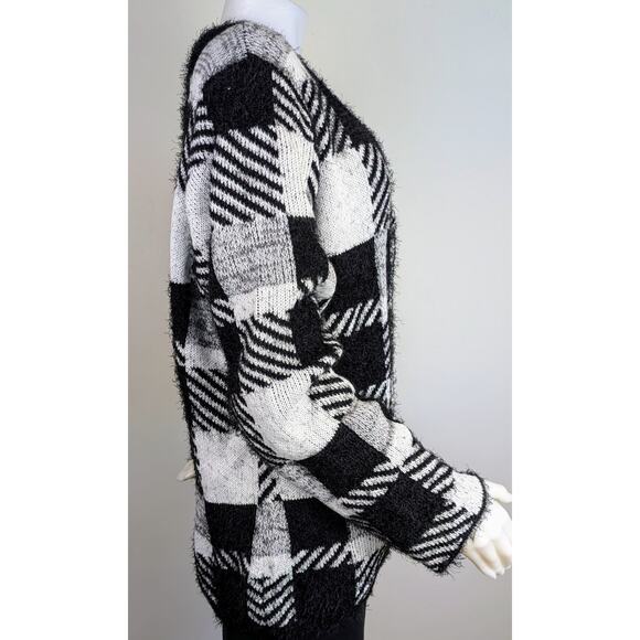 Ashley Stewart Cardigan Sweater 3X Black White Plaid Check Fuzzy Knit Preppy - Picture 4 of 9